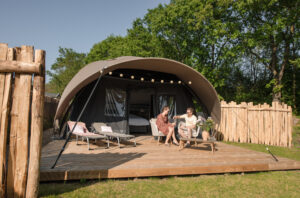 Camping Sevink Molen, Crossover Lodge Medium with people