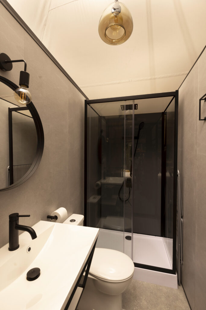 Is There a Restroom Inside a Glamping Tent? 2 glamping tent with bathroom